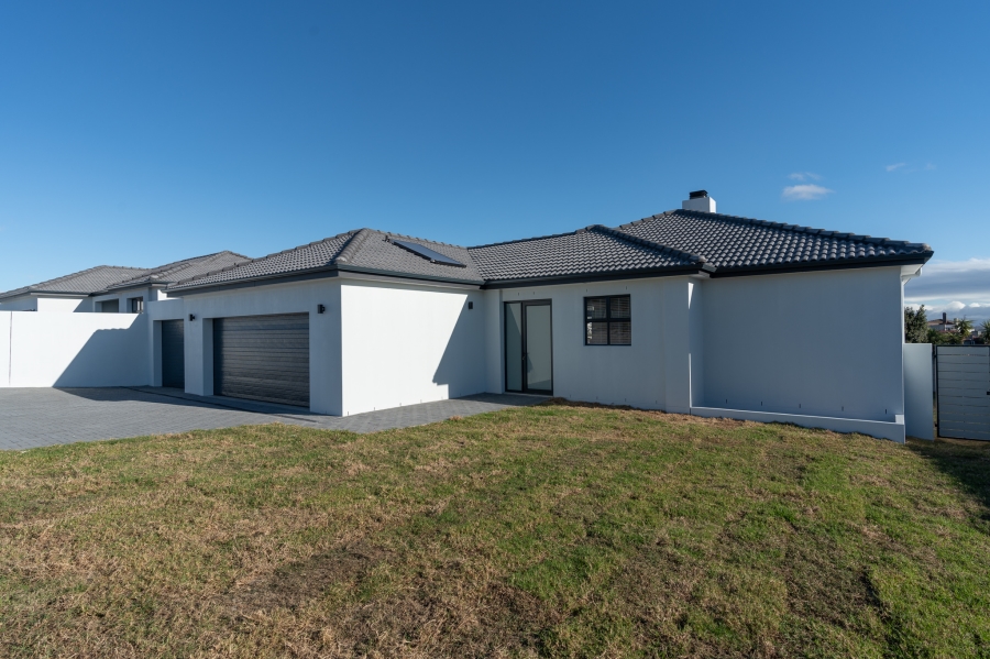 4 Bedroom Property for Sale in Haasendal Western Cape